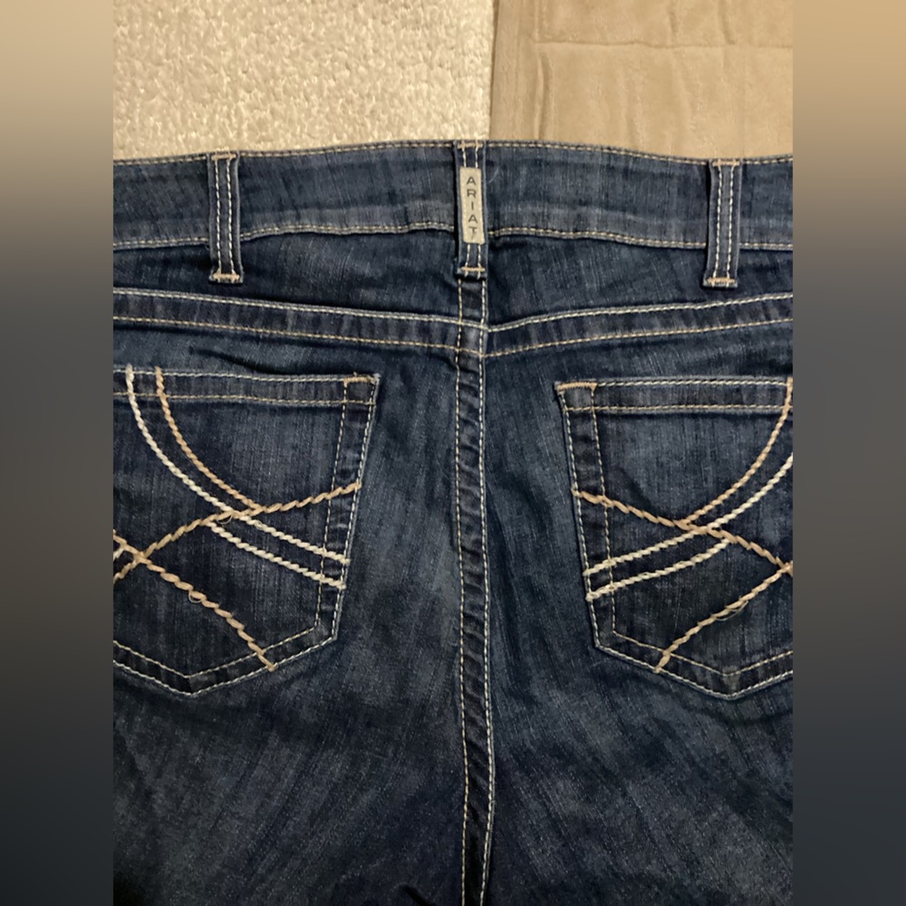 Ariat Women’s Dark Blue Mid Rise Straight Jeans. Size 16WL - Picture 3 of 4